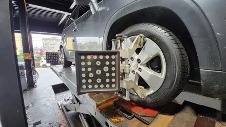 고척동 쉐보레 올란도LTZ (225/50R17)-내구성 강화와 다양한 도로에서 주행 안전성까지 완벽하게 보장해주는 브릿지스톤 사계절용타이어 투란자 세레니티 플러스! / 서울 구로, 양천, 동작, 관악, 영등포, 부천, 안양