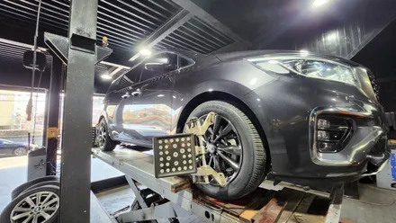 대방동 기아 카니발(235/55R19)-강력하고 뛰어난 내구성과 긴 마일리지까지 자랑하는 SUV고성능 사계절용타이어 브리지스톤 듀얼러 H/L400 / 서울 구로, 양천, 동작, 관악, 영등포, 부천, 안양