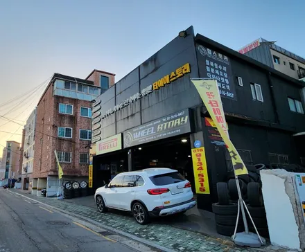 오류동 아우디 SQ5 (255/40R21)-고속도로부터 험난한 오프로드까지 안전성을 확실하게 보장해주는 한국타이어 다이나프로 프리미엄 컴포트 HPX / 서울 구로, 양천, 동작, 관악, 영등포, 부천, 안양