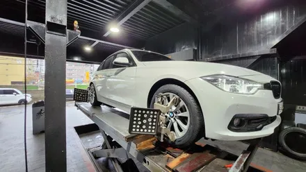 신대방동 BMW 320D 17인치 수입사계절타이어,접지력, 마모수명, 경쾌한 주행감, 마일리지까지 향상된브리지스톤 투란자 세레니티 플러스 2255017 / 서울 구로, 양천, 동작, 관악, 영등포, 부천, 안양