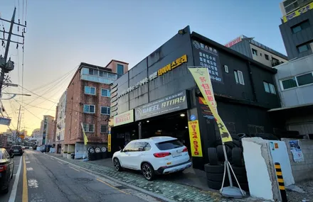 신길동 제네시스 BH330 (245/45R18)-트레드웨어580의 긴 마일리지와 사계절안전성까지 완벽하게 갖춘 최신형 금호타이어 솔루스 TA51 / 서울 구로, 양천, 동작, 관악, 영등포, 부천, 안양