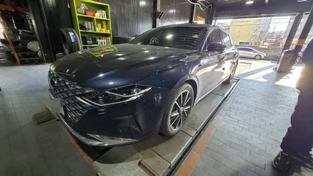 고척동 현대 뉴 그랜저 (245/45ZR18)-승차감과 정숙성에 주안점을 두고 개발한 한국타이어 최신형 사계절용타이어 벤투스 슈퍼컴포트 에어S / 서울 구로, 양천, 동작, 관악, 영등포, 부천, 안양