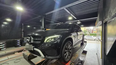 온수동  벤츠 GLC 300d (235/55R19)-모든 주행조건과 다양한 계절에서극강의 성능을 발휘해주는 피렐리 SUV사계절용 타이어 스콜피온제로 올시즌 / 서울 구로, 양천, 동작, 관악, 영등포, 부천, 안양
