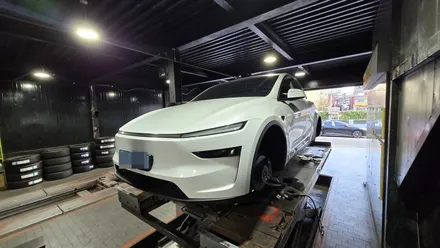 독산동 테슬라 모델 Y (255/45R19)–전기차 하중, 토크에 최적화된 한국타이어 윈터 아이셉트 프리미엄 에보3 장착후기 / 서울 구로, 양천, 동작, 관악, 영등포, 부천, 안양