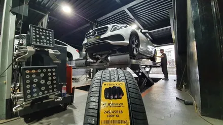 안양동 벤츠E클래스(245/45R18) 정품수입 사계절타이어 교체비용 싼곳에서 피렐리 피제로 올시즌 플러스 장착완료! / 서울 구로, 양천, 동작, 관악, 영등포, 부천, 안양
