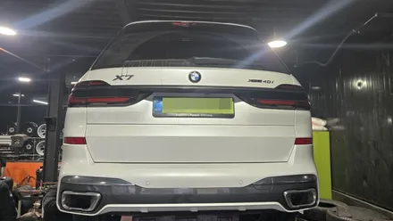 철산동 BMW X7 xDrive40i (275/40R22, 315/35R22)–큰 차체와 높은 출력에서도 안정적인 퍼포먼스를 자랑하는 한국타이어 윈터 아이셉트 프리미엄 에보3 X / 서울 구로, 양천, 동작, 관악, 영등포, 부천, 안양