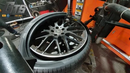 벤츠 CLA45 235 35 19 피렐리 피제로올시즌플러스 최저가 천왕동수입차전문 구로타이어스토리 / 서울 구로, 양천, 동작, 관악, 영등포, 부천, 안양