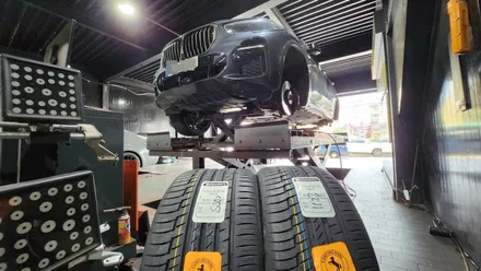 신사동 BMW X5 (m50i)전용 고성능타이어-젖은노면에서 우수한 성능을 보여주고 안정적인 핸들링에 최적화된 콘티넨탈 프리미엄 콘택트 6 (275/35R22, 315/30R22) / 서울 구로, 양천, 동작, 관악, 영등포, 부천, 안양