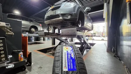 고척동 쉐보레 올란도LTZ (225/50R17)-내구성 강화와 다양한 도로에서 주행 안전성까지 완벽하게 보장해주는 브릿지스톤 사계절용타이어 투란자 세레니티 플러스! / 서울 구로, 양천, 동작, 관악, 영등포, 부천, 안양