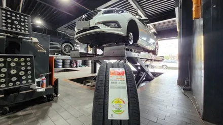 가리봉동 현대 쏘나타 (235/45ZR18)-프리미엄 세단 및 승용차에 최적화되어 승차감과 정숙성을 향상시킨 한국타이어벤투스 슈퍼컴포트 에어S / 서울 구로, 양천, 동작, 관악, 영등포, 부천, 안양