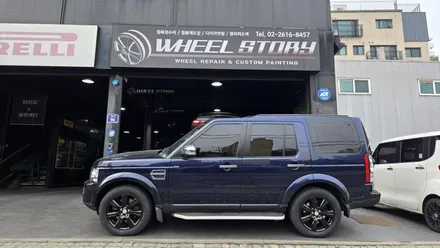 영등포동 랜드로버 디스커버리 SE (255/55R19)-블랙유광 분체도색 & 미쉐린 래티튜드 투어 HP 교체작업~ / 서울 구로, 양천, 동작, 관악, 영등포, 부천, 안양