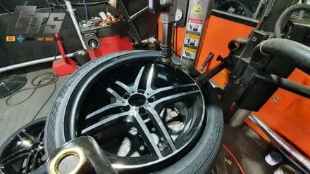 벤츠 CLS250 19인치 휠튜닝 SLS AMG st. 휠복원 분체도장 가격 휠스토리 / 서울 구로, 양천, 동작, 관악, 영등포, 부천, 안양