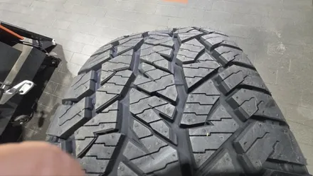 신정동 랜드로버 디스커버리 (255/55R19)-온/오프로드 최적의 성능을 발휘해주는 SUV용 사계절타이어 한국타이어 다이나프로 AT2 / 서울 구로, 양천, 동작, 관악, 영등포, 부천, 안양