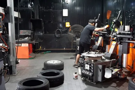 친절한 타이어 가게 타이어스토리 BMW GT 타이어교체 / 서울 구로, 양천, 동작, 관악, 영등포, 부천, 안양