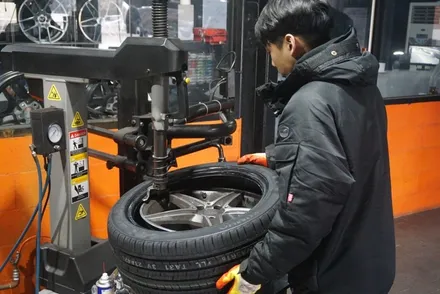 금호타이어 솔루스ta31 c클래스 타이어 교체 / 서울 구로, 양천, 동작, 관악, 영등포, 부천, 안양