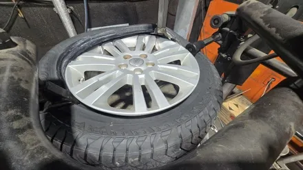 신정동 랜드로버 디스커버리 (255/55R19)-온/오프로드 최적의 성능을 발휘해주는 SUV용 사계절타이어 한국타이어 다이나프로 AT2 / 서울 구로, 양천, 동작, 관악, 영등포, 부천, 안양