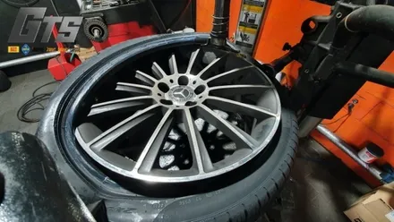 벤츠 E220d 245/40R19 275/35R19 사계절추천타이어 피제로올시즌플러스 장착했어요 / 서울 구로, 양천, 동작, 관악, 영등포, 부천, 안양