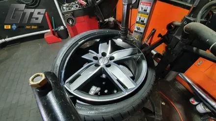 아우디 A3 235/35R19 타이어교체 브릿지스톤 RE004 / 서울 구로, 양천, 동작, 관악, 영등포, 부천, 안양