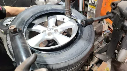 고척동 렉서스 RX450h (235/60R18)-강화된 안전성 및 내구성, 제동력까지 뛰어난 고성능 스포츠 SUV용 사게절타이어 브릿지스톤 DHPS(듀얼러HP 스포츠) AS / 서울 구로, 양천, 동작, 관악, 영등포, 부천, 안양