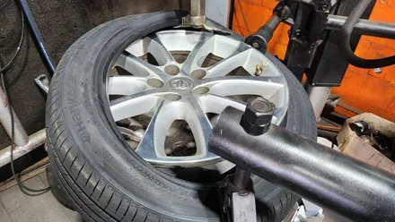 신길동 토요타 아발론 225/45R18-휠복원 작업후 사계절 한국타이어 벤투스 프리미엄컴포트 S2 AS까지 장착완료! / 서울 구로, 양천, 동작, 관악, 영등포, 부천, 안양