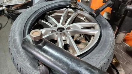 가산동 BMW X3 (245/50R19)추천 SUV사계절타이어-안전성높은 제동력, 편안한 승차감과 가성비까지 뛰어난 금호타이어 크루젠 HP71 / 서울 구로, 양천, 동작, 관악, 영등포, 부천, 안양