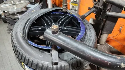 구로동 포르쉐 마칸S (235/55R19,255/50R19)-다양한 기후와 도로환경에서 극강의 견인력과제동력을 자랑하는 미쉐린 크로스 클라이밋2 SUV / 서울 구로, 양천, 동작, 관악, 영등포, 부천, 안양
