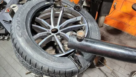 가리봉동BMW 520i (245/45ZR18, 275/40ZR18)-모든노면에서 뛰어난 제동 및 핸들링을 보여주는고성능 사계절타이어 콘티넨탈 익스트림콘택 DWS06 플러스 / 서울 구로, 양천, 동작, 관악, 영등포, 부천, 안양