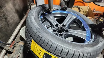 가산동 벤츠E220d 4matic (245/45R18)-저소음, 저연비, 긴마일리지, 안락한 승차감까지 제공해주는 세단용 사계절타이어 피렐리 P7 올시즌플러스 / 서울 구로, 양천, 동작, 관악, 영등포, 부천, 안양