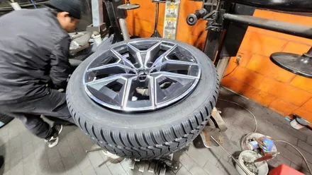 독산동 BMW 520i (245/45R19)-뛰어난 배수성과 눈길 견인력을 자랑하는 한국타이어 윈터아이셉트 프리미엄 evo3 / 서울 구로, 양천, 동작, 관악, 영등포, 부천, 안양