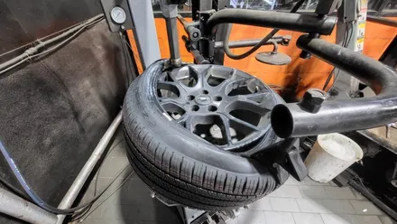 영등포동 포드 머스탱 (255/40R19)-19인치 피렐리 최신형 사계절타이어 피제로 올시즌 플러스 3 / 서울 구로, 양천, 동작, 관악, 영등포, 부천, 안양