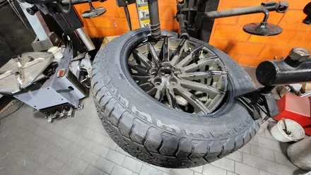 독산동 랜드로버 디스커버리 (255/55R19)-온오프로드 최적의 성능을 발휘해주는 SUV용타이어 한국타이어 다이나프로 AT2 / 서울 구로, 양천, 동작, 관악, 영등포, 부천, 안양
