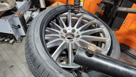 당산동 벤츠 S클래스 500 (255/40ZR20)-사계절내내 탁월한 드라이빙 퍼포먼스를 발휘해주는 한국타이어 슈퍼스포츠 올시즌 벤투스 S1 evo Z AS / 서울 구로, 양천, 동작, 관악, 영등포, 부천, 안양