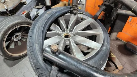 신림동 폭스바겐 아테온 (245/40ZR19)-한국타이어 프리미엄 사계절타이어, 슈퍼컴포트 벤투스 에어S / 서울 구로, 양천, 동작, 관악, 영등포, 부천, 안양