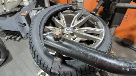 영등포동 BMW M440i xDrive (225/40R19)-겨울철 불안정한 노면에서 정확한 조향과 제동력을 자랑하는 한국타이어 윈터아이셉트 프리미엄 에보3 / 서울 구로, 양천, 동작, 관악, 영등포, 부천, 안양
