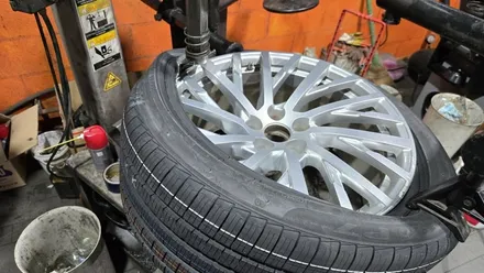 봉천동 아우디 A8L (265/40R20)-뛰어난 제동력과 고속주행 안정성, 사계절주행에 적합한 피렐리 신투라토P7 올시즌 타이어 / 서울 구로, 양천, 동작, 관악, 영등포, 부천, 안양