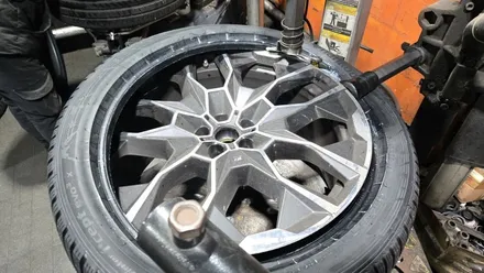 철산동 BMW X7 xDrive40i (275/40R22, 315/35R22)–큰 차체와 높은 출력에서도 안정적인 퍼포먼스를 자랑하는 한국타이어 윈터 아이셉트 프리미엄 에보3 X / 서울 구로, 양천, 동작, 관악, 영등포, 부천, 안양