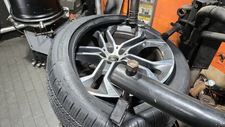 하안동 BMW X5 (315/35ZR21)-고속 크루징과 일상 드라이빙을 아우르는 압도적인 밸런스, 한국타이어 프리미엄 사계절타이어 벤투스 S1 에보 Z AS X / 서울 구로, 양천, 동작, 관악, 영등포, 부천, 안양