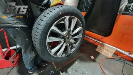 벤츠타이어전문 E클래스 한국타이어 벤투스 S1에보3 245 45 18 275 40 18 장착!! 윈터타이어보관전문 / 서울 구로, 양천, 동작, 관악, 영등포, 부천, 안양