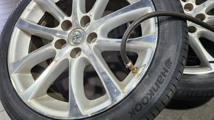 신길동 토요타 아발론 225/45R18-휠복원 작업후 사계절 한국타이어 벤투스 프리미엄컴포트 S2 AS까지 장착완료! / 서울 구로, 양천, 동작, 관악, 영등포, 부천, 안양