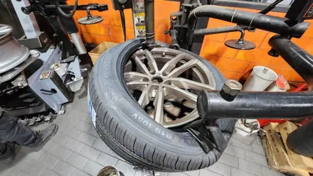 노량진동 BMW x4(xdrive20d) 245/50R19 추천 국산SUV사계절타이어,​저소음 컴포트성능과 주행안정성까지 뛰어난 금호타이어 크루젠HP71 / 서울 구로, 양천, 동작, 관악, 영등포, 부천, 안양