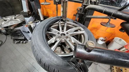 가산동 BMW X3 (245/50R19)추천 SUV사계절타이어-안전성높은 제동력, 편안한 승차감과 가성비까지 뛰어난 금호타이어 크루젠 HP71 / 서울 구로, 양천, 동작, 관악, 영등포, 부천, 안양