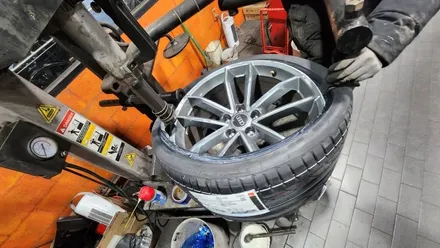 삼성동 아우디A5 (255/35R19)-고속주행안정성과 모든노면에서 뛰어난 핸들링을 제공해주는 고성능 차세대 런플랫 스포츠타이어 브리지스톤 포텐자 S001 ! / 서울 구로, 양천, 동작, 관악, 영등포, 부천, 안양