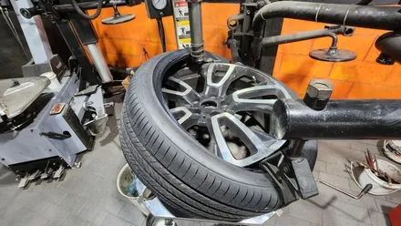 사당동 미니 클럽맨 (235/35ZR19)-안정감높은 승차감, 핸들링, 마일리지까지 모두 만족시켜주는 프리미엄 컴포트 한국타이어 벤투스 S2 AS / 서울 구로, 양천, 동작, 관악, 영등포, 부천, 안양