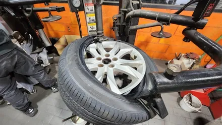 철산동 푸조 508 (215/55ZR17)-고급세단에 최적화된 마일리지 성능, 고속주행시에도 편안한 승차감과 정숙성까지 제공해주는 한국타이어 벤투스 S2 AS / 서울 구로, 양천, 동작, 관악, 영등포, 부천, 안양