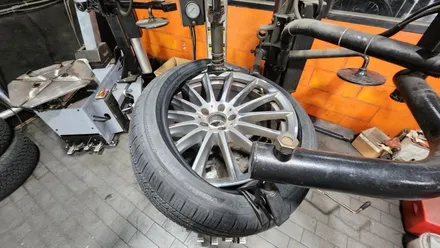 당산동 벤츠 S클래스 500 (255/40ZR20)-사계절내내 탁월한 드라이빙 퍼포먼스를 발휘해주는 한국타이어 슈퍼스포츠 올시즌 벤투스 S1 evo Z AS / 서울 구로, 양천, 동작, 관악, 영등포, 부천, 안양