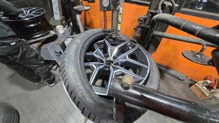 천왕동 BMW I5 (245/45R19)-전기차 고유의 특징과 성능을 유지해주면서 겨울철 안전까지 보장해주는 금호 윈터크래프트 WP72! (with 윈터타이어 가격표) / 서울 구로, 양천, 동작, 관악, 영등포, 부천, 안양
