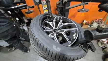 철산동 BMW 5시리즈 520i 추천 스노우/윈터타이어-고급세단용 금호 윈터크래프트 WP72 (245/45R19)+가격표 첨부 / 서울 구로, 양천, 동작, 관악, 영등포, 부천, 안양