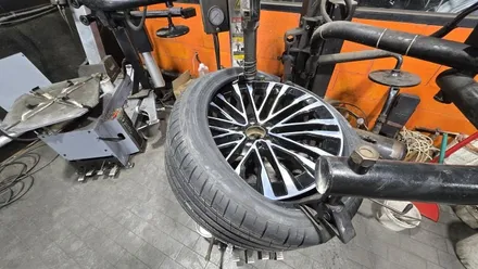가산동 벤츠 S580 (255/40R20)-고속주행 안정성, 승차감, 정숙성까지 완벽하게 잘갖춘 고성능 피렐리 순정타이어 피제로 pz4 (MO-S) PNCS / 서울 구로, 양천, 동작, 관악, 영등포, 부천, 안양