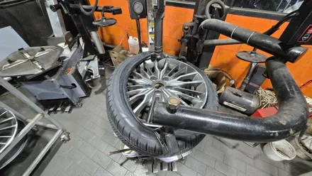 봉천동 더뉴 아반떼 스포츠 (225/40R18)-가격대비 성능이 우수하고 내구성, 편안한 승차감까지 제공해주는 피렐리 최신형 사계절타이어 피제로 올시즌 플러스 3 / 서울 구로, 양천, 동작, 관악, 영등포, 부천, 안양