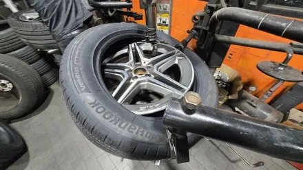 신정동 벤츠 GLE 350e (275/50ZR20)-슈퍼카와 프리미엄SUV에 특화된 한국타이어 벤투스 슈퍼스포츠 올시즌 S1 에보 Z AS X / 서울 구로, 양천, 동작, 관악, 영등포, 부천, 안양